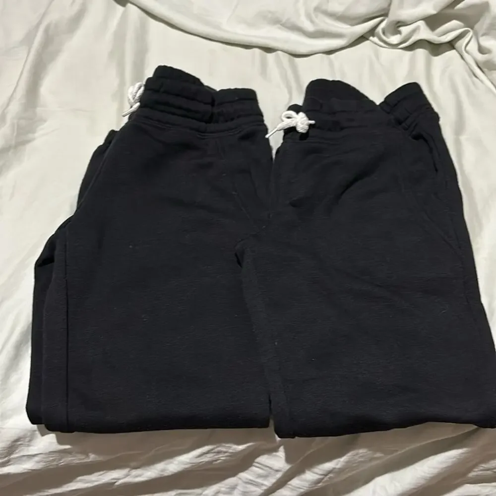Old navy black 6/7 sweatpants drawstring waist fitted elastic cuff euc 2 pair